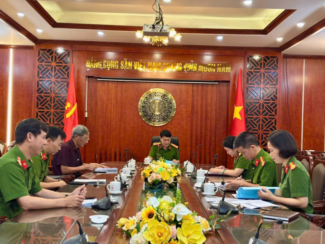 Khoa Luật tổ chức Thẩm định Sách tham khảo Pháp luật trong quản lý nhà nước đối với ngành nghề kinh doanh có điều kiện về an ninh, trật tự