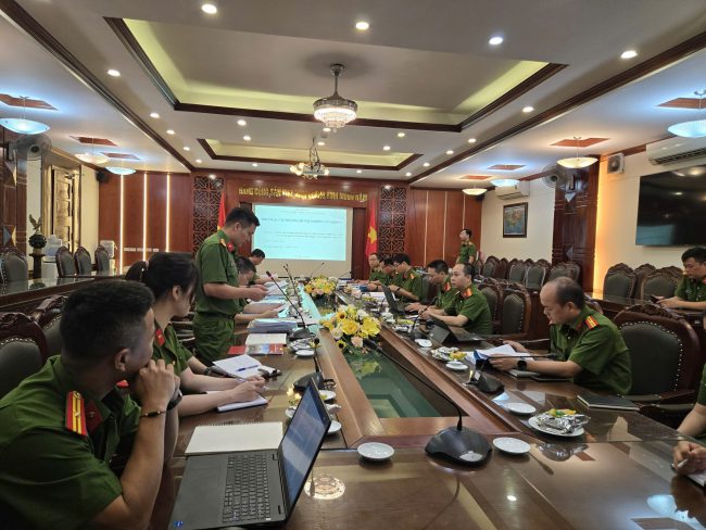 Hội thảo cấp trường đề tài khoa học và công nghệ “Nghiên cứu xây dựng hệ thống giám sát, hỗ trợ chiến sỹ chữa cháy và cứu nạn, cứu hộ gặp sự cố khi thực hiện nhiệm vụ bên trong nhà, công trình”