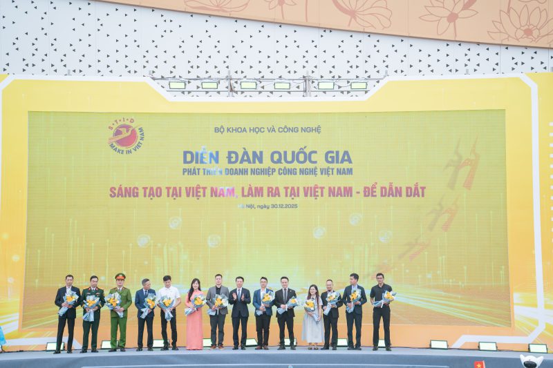 Trình diễn Rô bốt chữa cháy tại Diễn đàn Quốc gia phát triển doanh nghiệp công nghệ Việt Nam năm 2025 do Bộ Khoa học và Công nghệ tổ chức